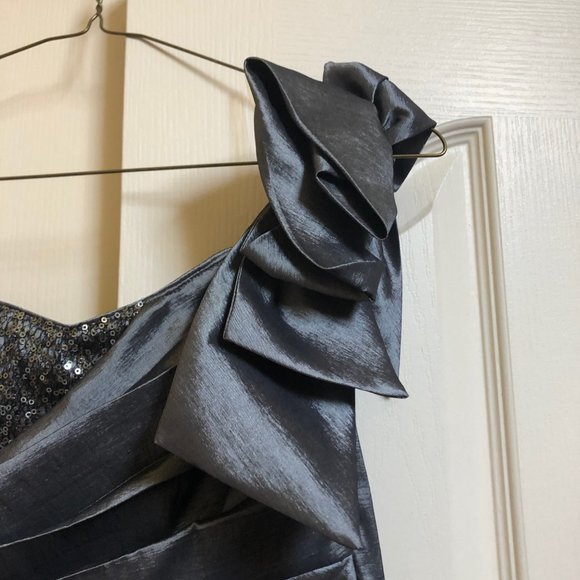 One shoulder silver and sequin dress - Picture 3 of 14